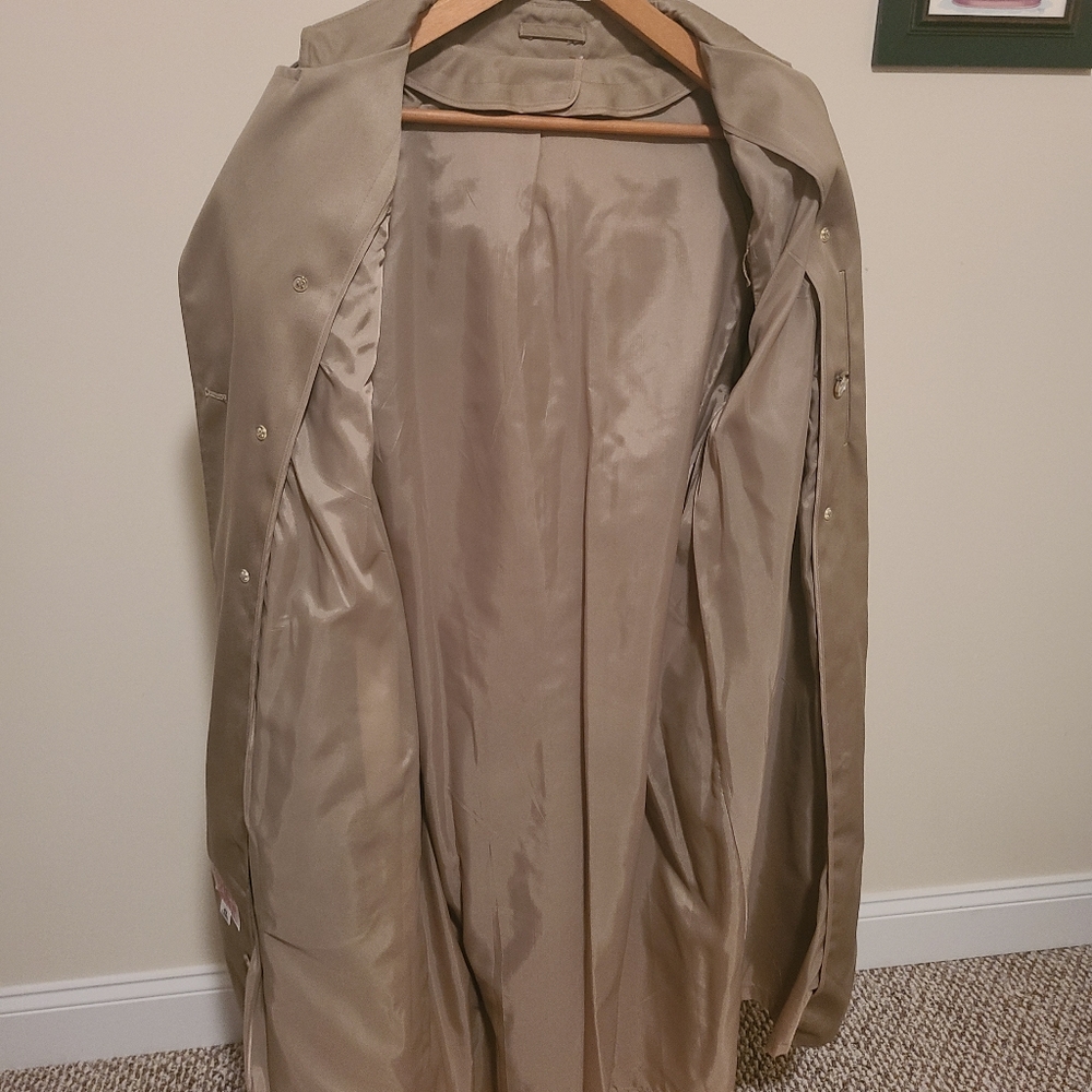 Trenchcoat - Picture 3 of 5